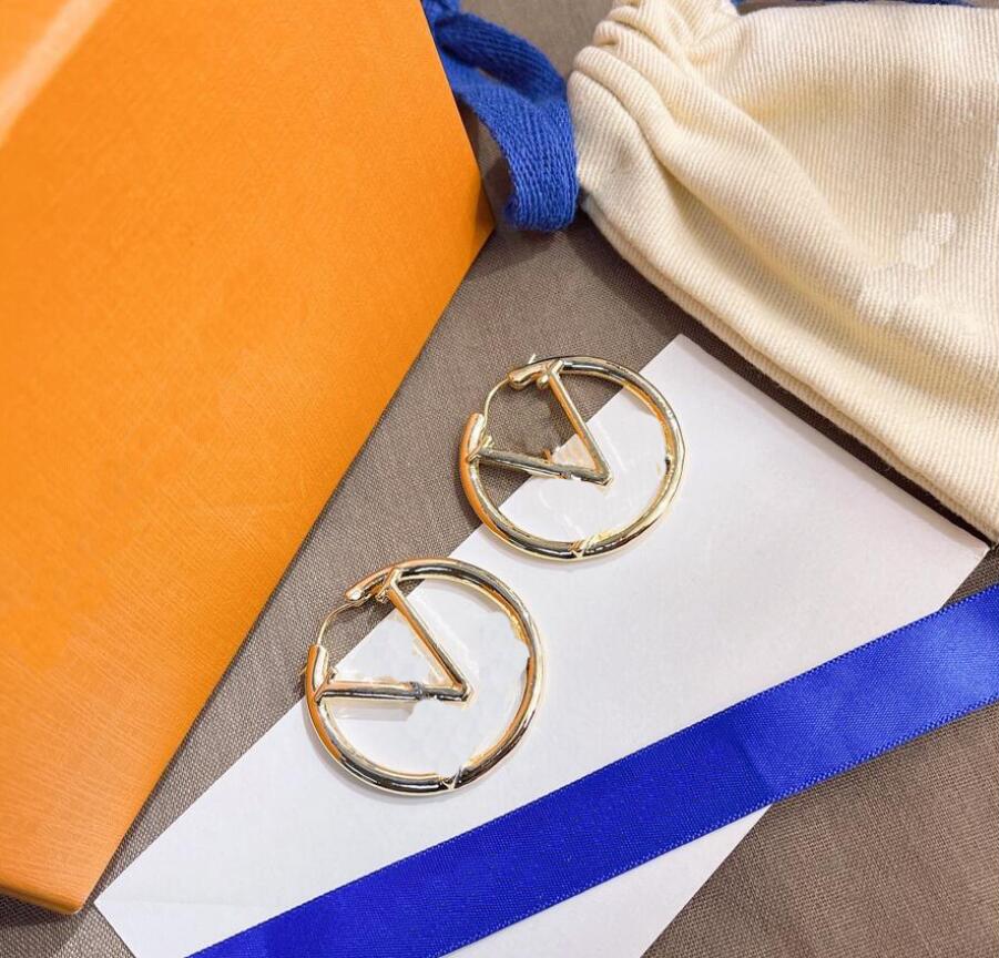 Designer 18K Gold Plated Earrings High Quality Brand Letter Geometry Annulus Silver Plating Earring Ear Ring Luxury Womens Girt Valentines Day Wedding Jewerlry
Designer 18K Gold Plated Earrings High Quality Brand Letter Geometry Annulus Silver Plating Earring Ear Ring Luxury Womens Girt Valentines Day Wedding Jewerlry