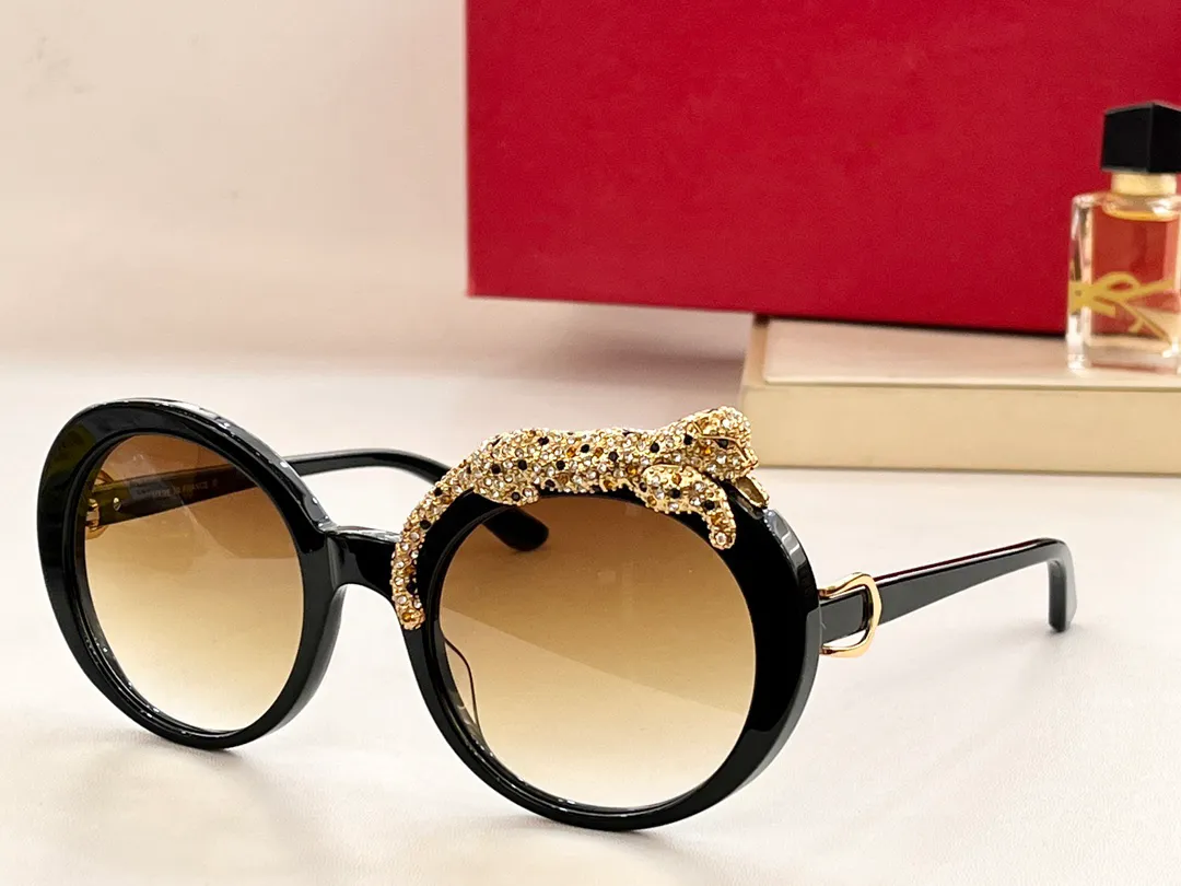 Womens Sunglasses For Women Men Sun Glasses Mens Fashion Style Protects Eyes UV400 Lens With Random Box And Case 1806
Womens Sunglasses For Women Men Sun Glasses Mens Fashion Style Protects Eyes UV400 Lens With Random Box And Case 1806