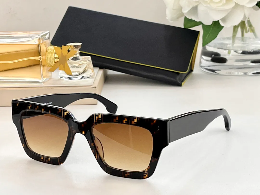 Sunglasses For Men and Women Summer 0328 Designers Style Anti-Ultraviolet Retro Eyewear Full Frame Random Box 0328S
Sunglasses For Men and Women Summer 0328 Designers Style Anti-Ultraviolet Retro Eyewear Full Frame Random Box 0328S