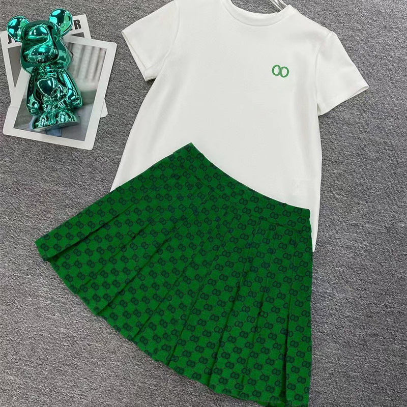 Lady' Summer Shorts Set Womens Two Piece Outfits Summer Fashion Letter Stripe Crop Top Short Sleeve T-shirt Skirt Suit, Green
Lady' Summer Shorts Set Womens Two Piece Outfits Summer Fashion Letter Stripe Crop Top Short Sleeve T-shirt Skirt Suit, Green