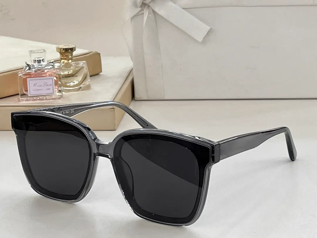 Womens Sunglasses For Women Men Sun Glasses Mens Fashion Style Protects Eyes UV400 Lens With Random Box And Case 50231
Womens Sunglasses For Women Men Sun Glasses Mens Fashion Style Protects Eyes UV400 Lens With Random Box And Case 50231