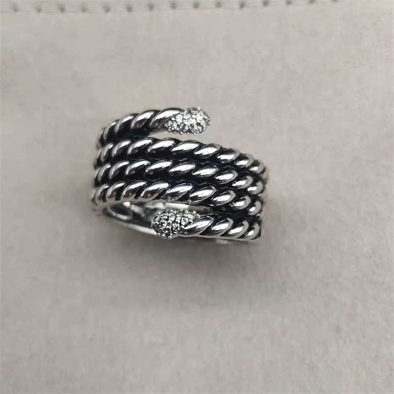 women wedding band Gold Double x snake Ring diamond Fashion Trendy Ladies Designer Rings for Luxury Jewelry Love Womens Braided Couple Birthday Party Gift
women wedding band Gold Double x snake Ring diamond Fashion Trendy Ladies Designer Rings for Luxury Jewelry Love Womens Braided Couple Birthday Party Gift