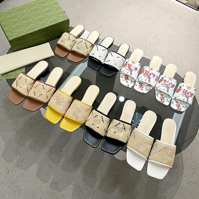 classics designers slippers Diamond Buckle sexy beach casual fashion flat heeled women sandals Party work Luxury 100% leather design Top quality women shoes with box
classics designers slippers Diamond Buckle sexy beach casual fashion flat heeled women sandals Party work Luxury 100% leather design Top quality women shoes with box