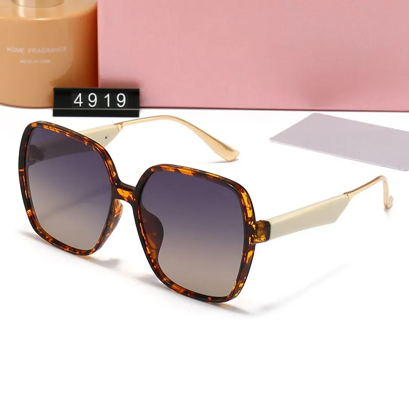 Miu Eyeglass Korean version of square polarized sunglasses female driving mirror street shot large frame round face sun glasses 4919
Miu Eyeglass Korean version of square polarized sunglasses female driving mirror street shot large frame round face sun glasses 4919