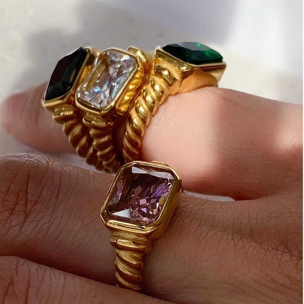 Band Rings 18K Gold PVD Plated 316L Stainless Steel Rings Finger Chunky Wedding statement Jewelry Shell Freshwater Pearl Zircon Ring AA230412
Band Rings 18K Gold PVD Plated 316L Stainless Steel Rings Finger Chunky Wedding statement Jewelry Shell Freshwater Pearl Zircon Ring AA230412