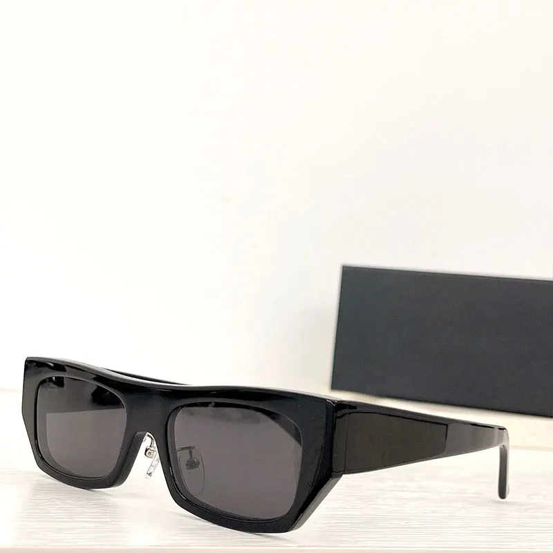 New fashion sunglasses peculiar eyewear Men Women Summer BB0086S style UV400 Protection Retro Full frame glasses with eyewear case
New fashion sunglasses peculiar eyewear Men Women Summer BB0086S style UV400 Protection Retro Full frame glasses with eyewear case