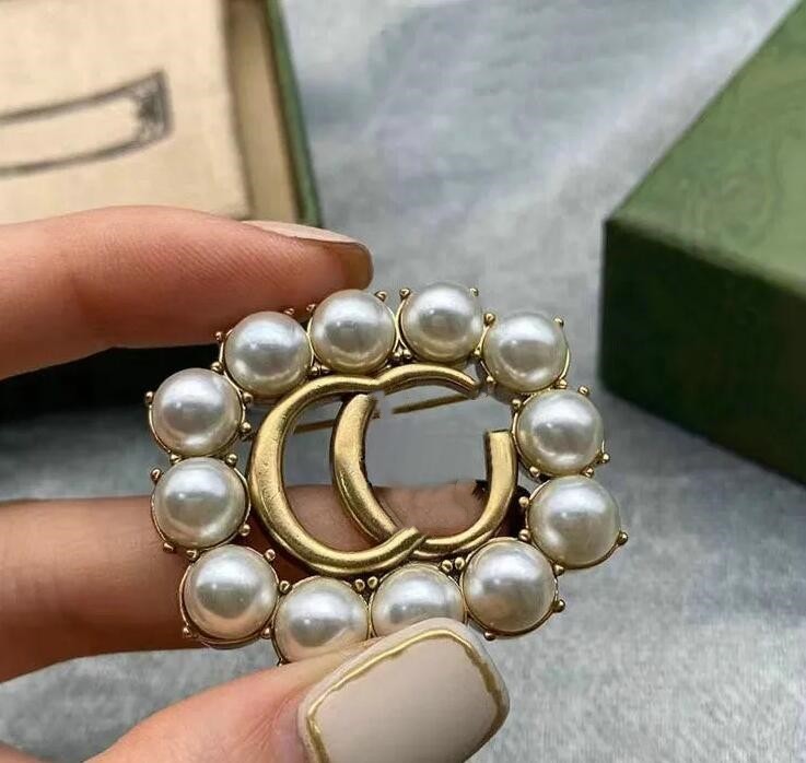 Design Brand Luxury Design Brooch 18K Gold-plated set Crystal Rhinestone Jewelry Brooch Alphabet Brooch Pendant Rhinestone suit Fashion accessory