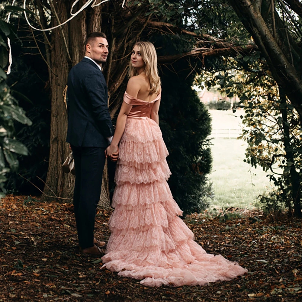Vintage Blush Pink Princess a-line Wedding Dresses 2023 Off Shoulder Tiered Lace stain Bohemian Outdoor Bridal Gowns Photoshoot