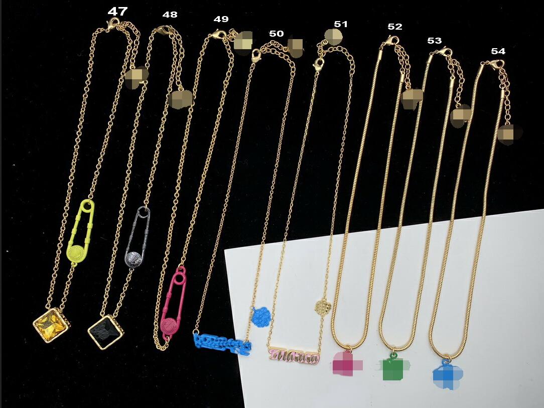 Luxury Brand Fashion Men's Necklaces Medusa Head Pendant 18K Gold plated Banshee Portrait Neck Chain Classic Style 2023 New models Women jewelry Gift MN18-21
Luxury Brand Fashion Men's Necklaces Medusa Head Pendant 18K Gold plated Banshee Portrait Neck Chain Classic Style 2023 New models Women jewelry Gift MN18-21