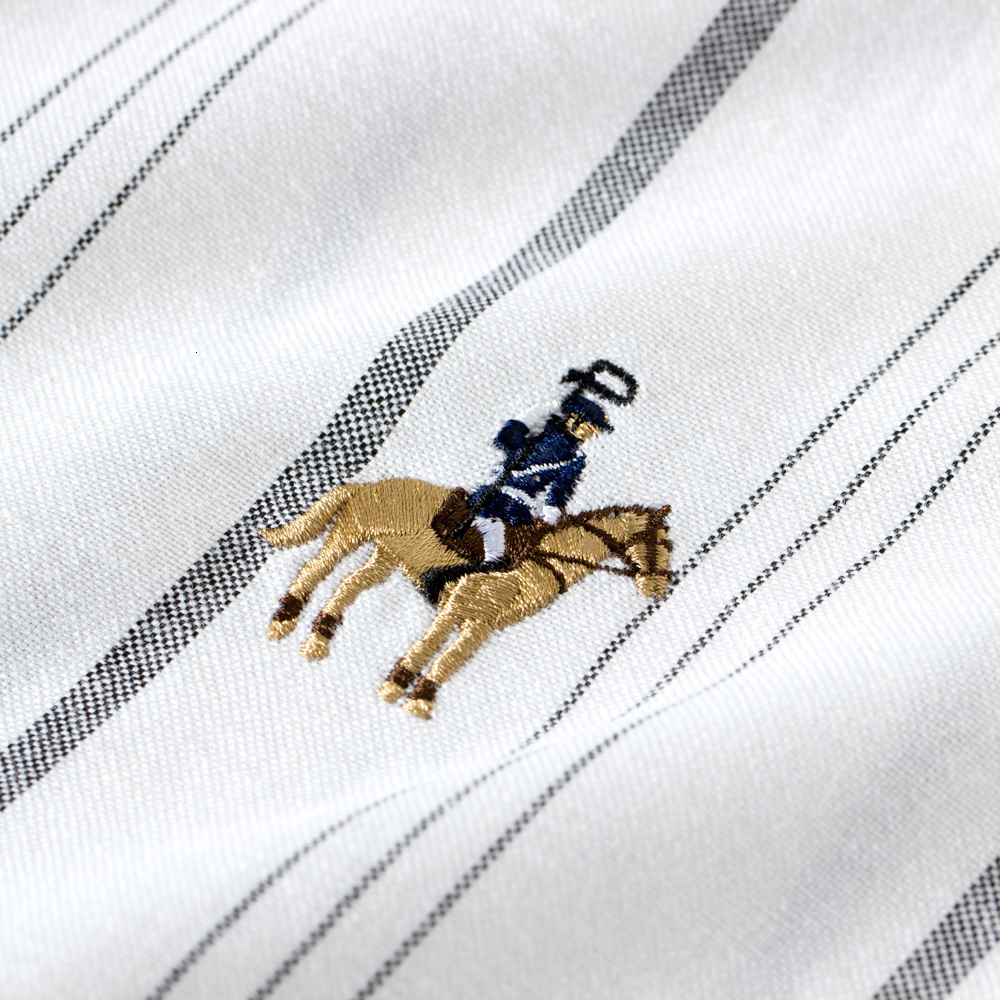 Men's Casual Shirts Men's long sleeved casual contrast striped Oxford shirt with comfortable embroidery and standard fitted buttons 230412