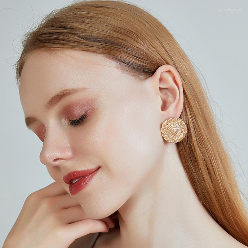 Dangle Earrings Luxury Women's Matte Lion Stud Alloy Round Designer Thread Jewellery Fashion Gold Plated
Dangle Earrings Luxury Women's Matte Lion Stud Alloy Round Designer Thread Jewellery Fashion Gold Plated