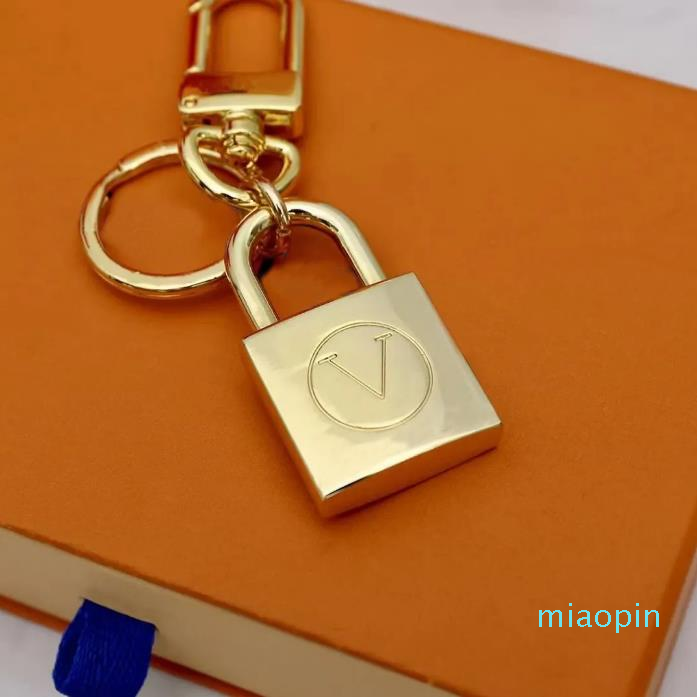 2023-Designer Lock Metal Style Package Pendant Luxury Bag Parts New Bags Chain Key Buckle Versatile Gift For Friends
2023-Designer Lock Metal Style Package Pendant Luxury Bag Parts New Bags Chain Key Buckle Versatile Gift For Friends