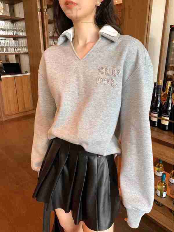 Women's Plus Size Hoodies & Sweatshirts designer Academy Style Polo Neck Sweater 23 Spring New Embroidered Letter Water Diamond Beads Contrast Color Top 78R0, Gray
Women's Plus Size Hoodies & Sweatshirts designer Academy Style Polo Neck Sweater 23 Spring New Embroidered Letter Water Diamond Beads Contrast Color Top 78R0, Gray