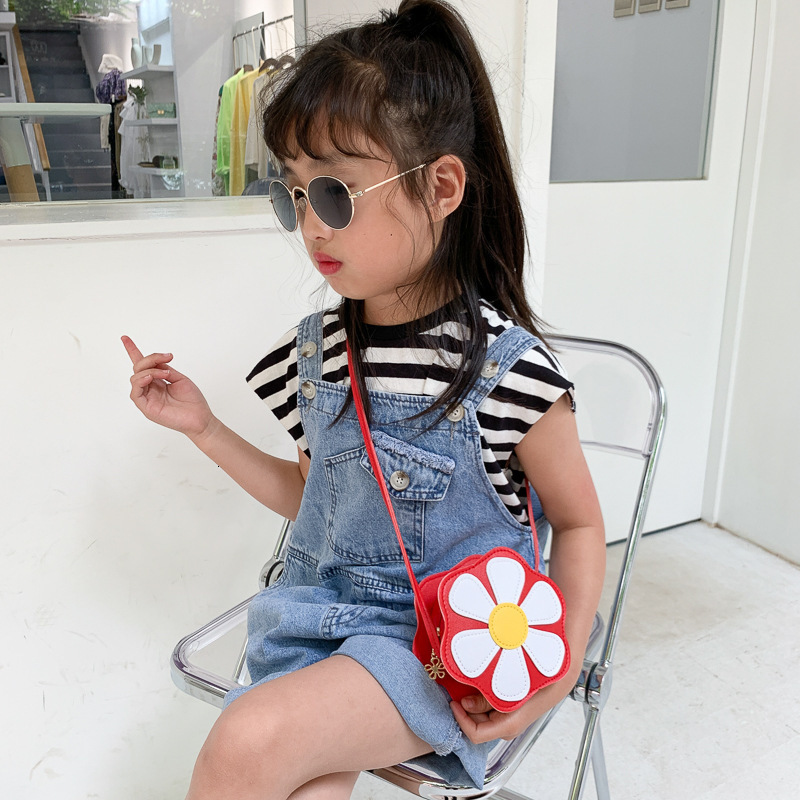 Backpacks Little Girl Princess Bag Baby Autumn and Winter Fashion Cute Super Children Messenger Flowers s for s 230412