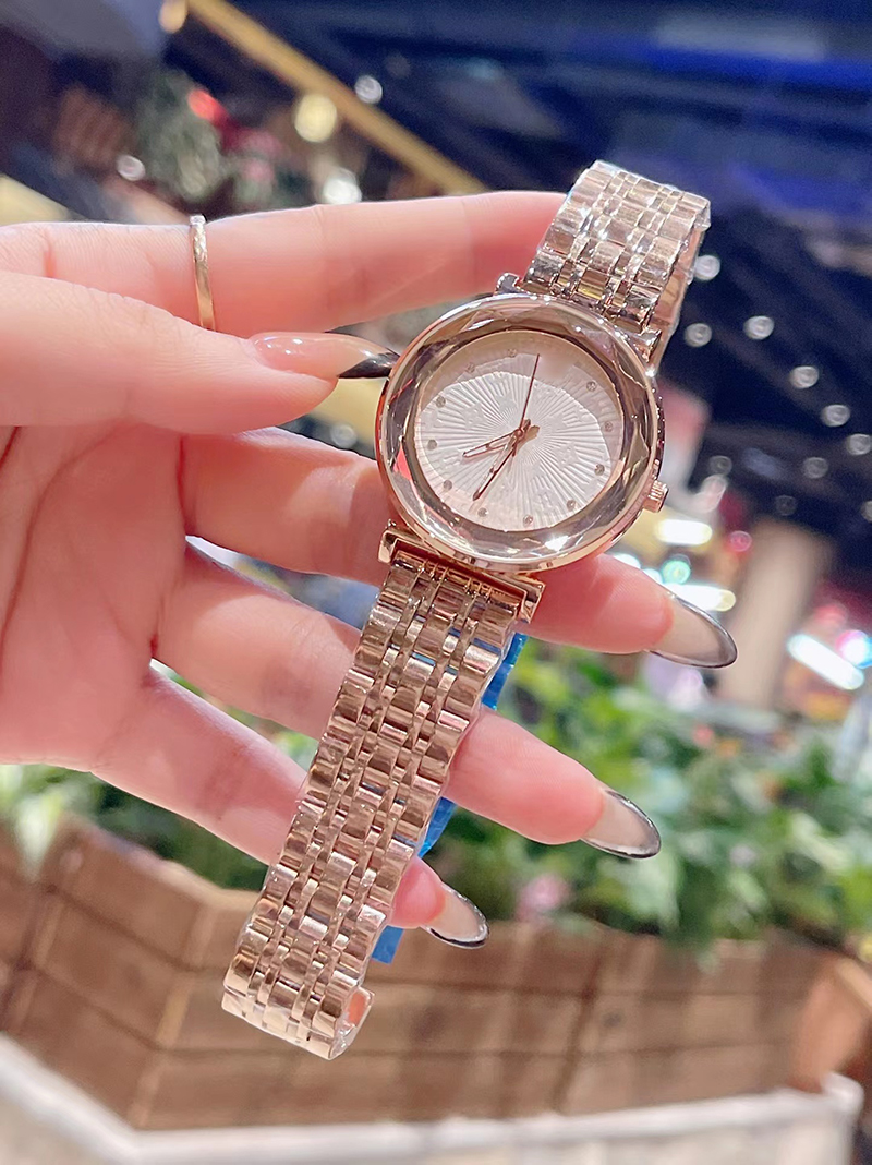 A new style of temperament watch for ladies Solid watch strap butterfly buckle Size 32 mm, Color-3
A new style of temperament watch for ladies Solid watch strap butterfly buckle Size 32 mm, Color-3
