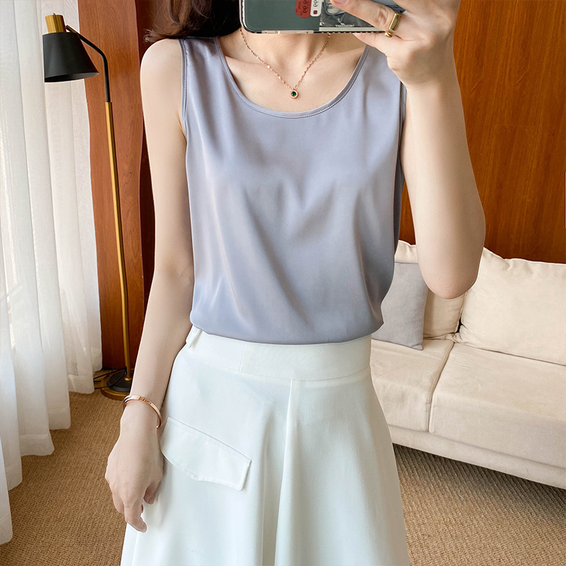 Camisoles Tanks Camisole Women's Inside With Silk Bottoming Satin Spring Summer Outer Vest Sleeveless Round Neck Silk All-Match Blouse 230413