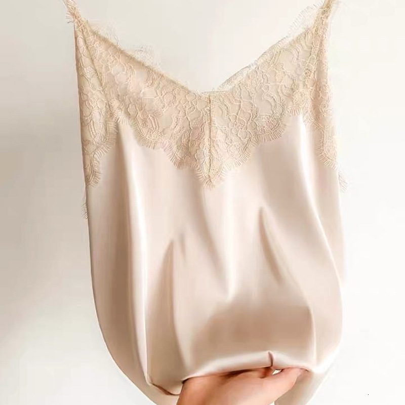 Camisoles Tanks Sexy Lace Camisole Women Silk V-neck Tops Summer Sleeveless Casual Tank Tops Female Slim Soft Satin Basic Tops Large size 230413