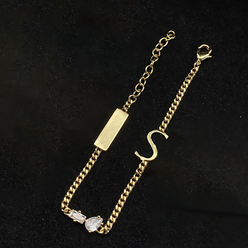 Designer Womens Letter Bracelet Luxury Gold Diamond Bracelets Classic Ladies Charm Bracelets Anniversary Gift for Girlfriend
Designer Womens Letter Bracelet Luxury Gold Diamond Bracelets Classic Ladies Charm Bracelets Anniversary Gift for Girlfriend