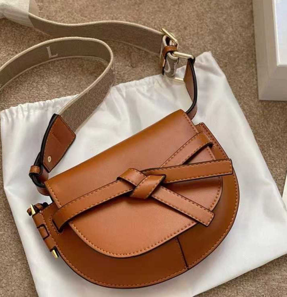 Evening Bags Tote Women Leather Saddle Messenger Fashion Lightweight Handbag Shoulder Brown Brand Designer Crossbody lowes88High quality, Black
Evening Bags Tote Women Leather Saddle Messenger Fashion Lightweight Handbag Shoulder Brown Brand Designer Crossbody lowes88High quality, Black