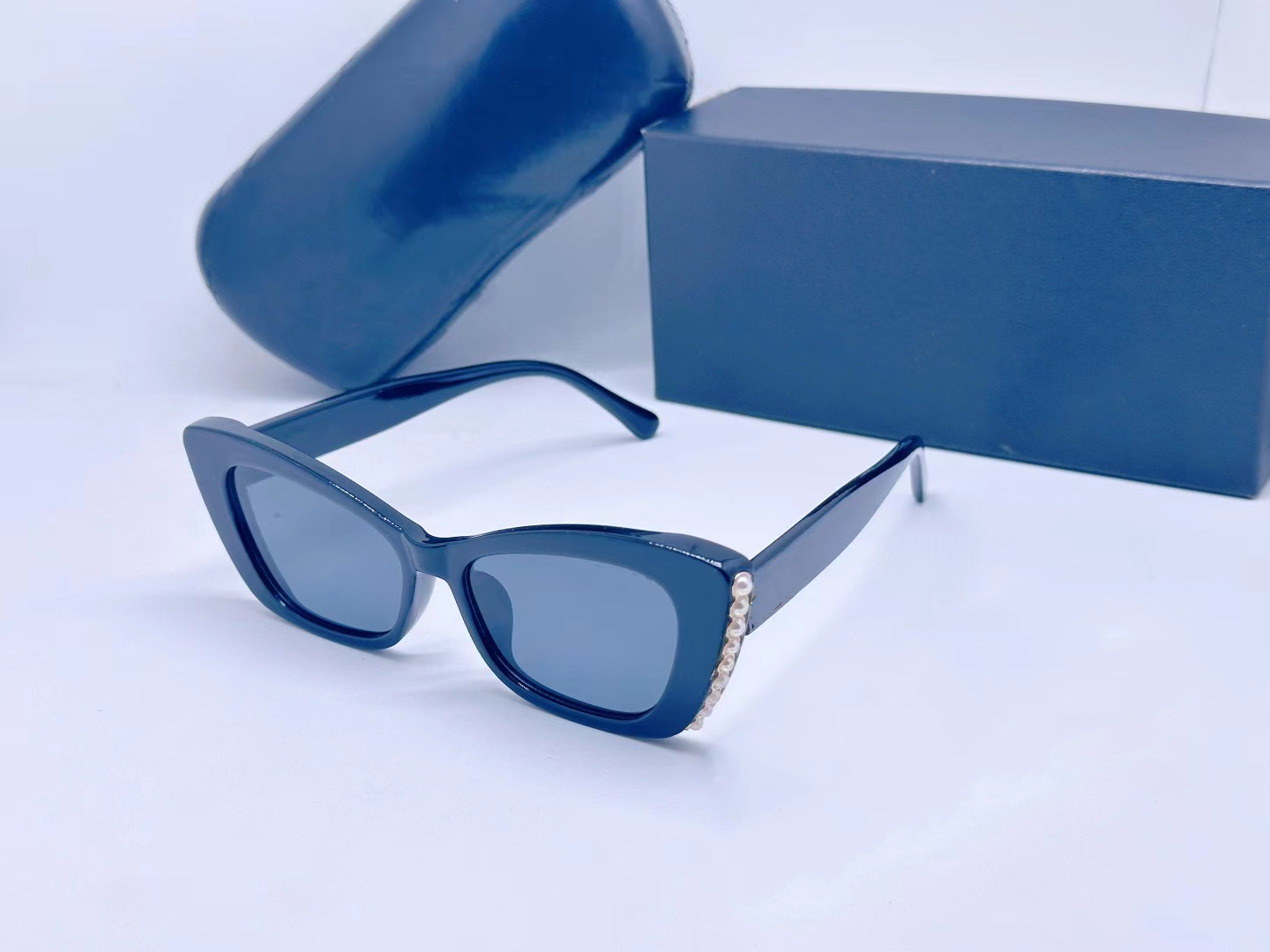 Fashion Designer Sunglasses Pearl Frame Goggle Beach Sun Glasses For Man Woman Eyeglasses 6 Colors High Quality Brand New 2023 Women Sunglasses 5481-H C.1255/S6
Fashion Designer Sunglasses Pearl Frame Goggle Beach Sun Glasses For Man Woman Eyeglasses 6 Colors High Quality Brand New 2023 Women Sunglasses 5481-H C.1255/S6