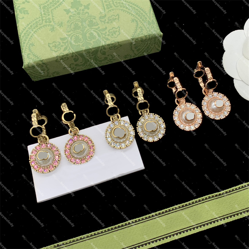 New Designer Pearl Pendant Studs 3 Colors Diamond Eardrops Earrings Women Party Show Dangler With Box
New Designer Pearl Pendant Studs 3 Colors Diamond Eardrops Earrings Women Party Show Dangler With Box