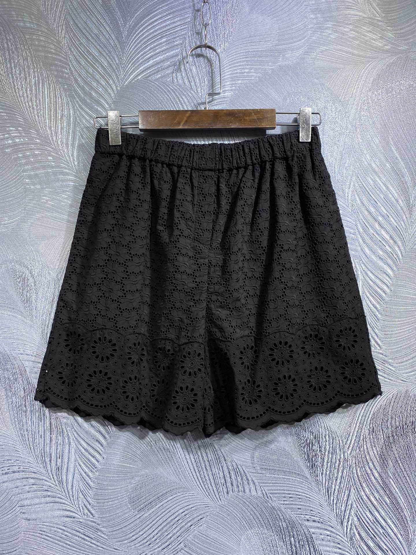 Pure cotton JK safety short for women in summer, anti slip and no trace shorts, non curled edges, thin and loose oversized bottoms for external wear, White
Pure cotton JK safety short for women in summer, anti slip and no trace shorts, non curled edges, thin and loose oversized bottoms for external wear, White