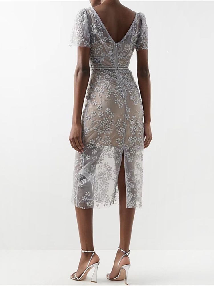 Casual Dresses Early Autumn Women's V-Neck Slim Midi Dress Short Sleeve Embroidery Lace Long Robe With Diamonds Buttons230413