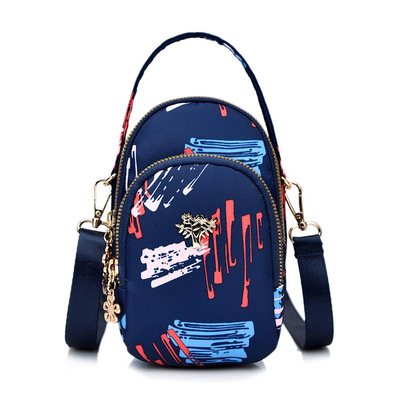Chic Casual Romantic White Rose Zipper bag Closure Multifunctional Ladies Crossbody Bag Jelly Purse Handbag
Chic Casual Romantic White Rose Zipper bag Closure Multifunctional Ladies Crossbody Bag Jelly Purse Handbag