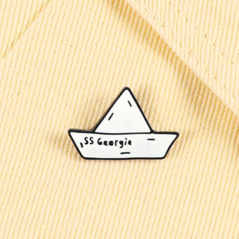 Brooches Pins White Paper Boat Brooch SS Georgie Enamel Backpack Metal Lapel Badges Pin Cartoon Custom Cute Kids Gifts Jewelry
Brooches Pins White Paper Boat Brooch SS Georgie Enamel Backpack Metal Lapel Badges Pin Cartoon Custom Cute Kids Gifts Jewelry