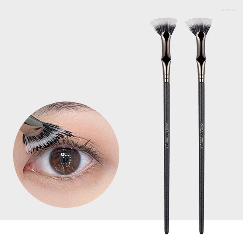 Makeup Brushes Mascara Brush Fan-shaped Soft No Drop Professional Beauty Eye Black Fluorescent Powder Applicator
Makeup Brushes Mascara Brush Fan-shaped Soft No Drop Professional Beauty Eye Black Fluorescent Powder Applicator