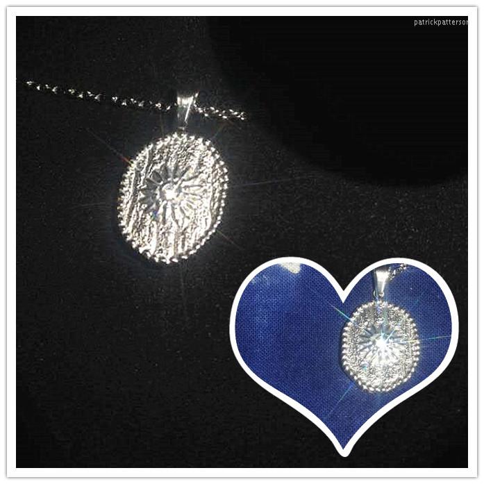 Pendant Necklaces Autumn Product/wholesale 10 Pieces/oval Inlaid Zircon Stainless Steel Die-cast Fashion Glitter Necklace Good Luck
Pendant Necklaces Autumn Product/wholesale 10 Pieces/oval Inlaid Zircon Stainless Steel Die-cast Fashion Glitter Necklace Good Luck