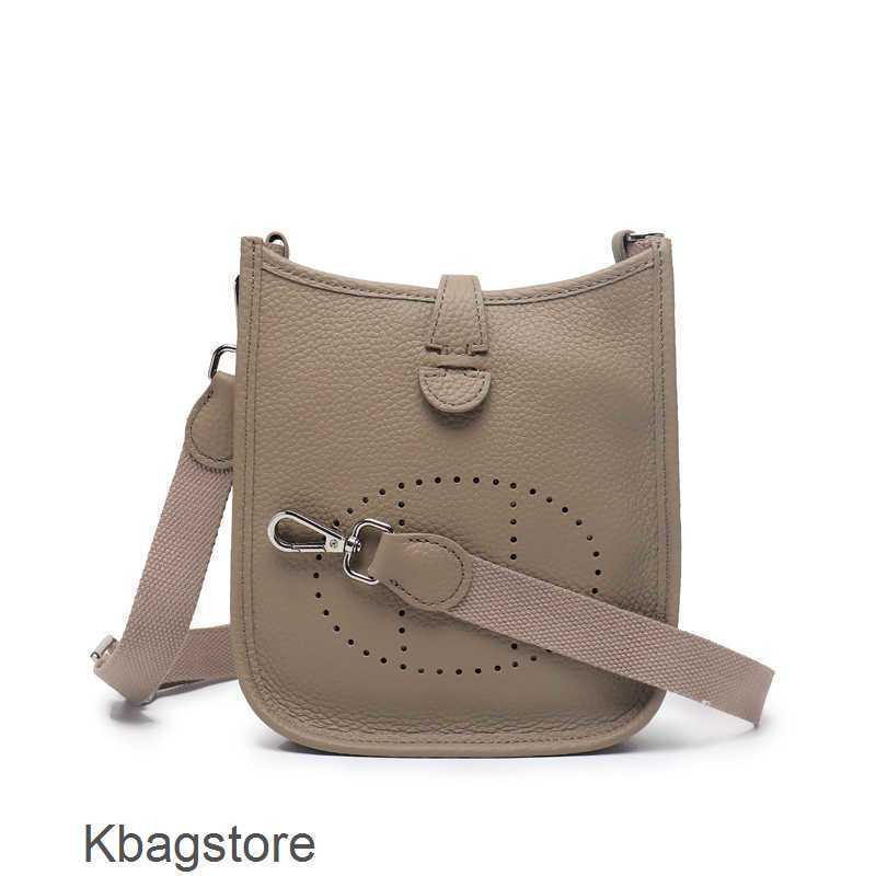 Single Evelyns Mini Style Body Female Designer Leather Tote Calf Fashion Personality Bag Shoulder Cross 2023 Hollow Bucket Bags Herms Wdar, Bronw 17cm
Single Evelyns Mini Style Body Female Designer Leather Tote Calf Fashion Personality Bag Shoulder Cross 2023 Hollow Bucket Bags Herms Wdar, Bronw 17cm