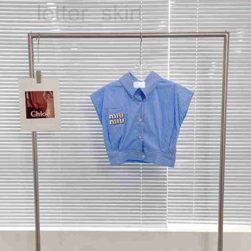 Women' Polos designer 23ss Spring/Summer New Towel Embroidered Striped Shirt Small Flying Sleeve Wide Shoulder Design Chest 3D Letter Badge HLXE, Blue
Women' Polos designer 23ss Spring/Summer New Towel Embroidered Striped Shirt Small Flying Sleeve Wide Shoulder Design Chest 3D Letter Badge HLXE, Blue