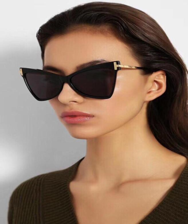 New1430 Luxury Women and Men Sunglasses Fashion Full Frame Ladies Vintage Retro Brand Designer Oversized Female Leisure Sun Glasse3901715
New1430 Luxury Women and Men Sunglasses Fashion Full Frame Ladies Vintage Retro Brand Designer Oversized Female Leisure Sun Glasse3901715