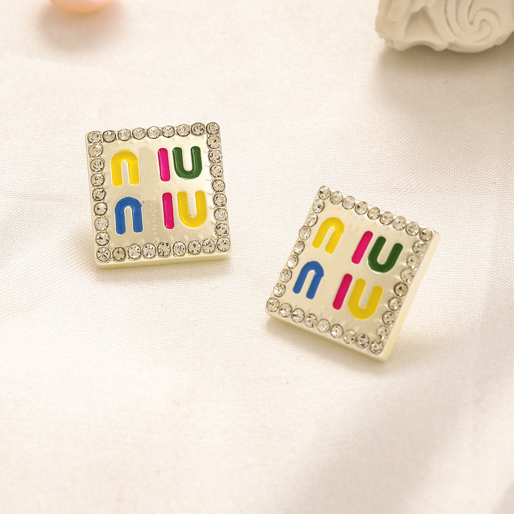 Designer Love Style Stud Earrings 2023 Luxury Jewelry Stud Earrings Fashion Brand Stainless Steel Earrings Spring Family Party Gift 18K Gold Jewelry ZG2248
Designer Love Style Stud Earrings 2023 Luxury Jewelry Stud Earrings Fashion Brand Stainless Steel Earrings Spring Family Party Gift 18K Gold Jewelry ZG2248
