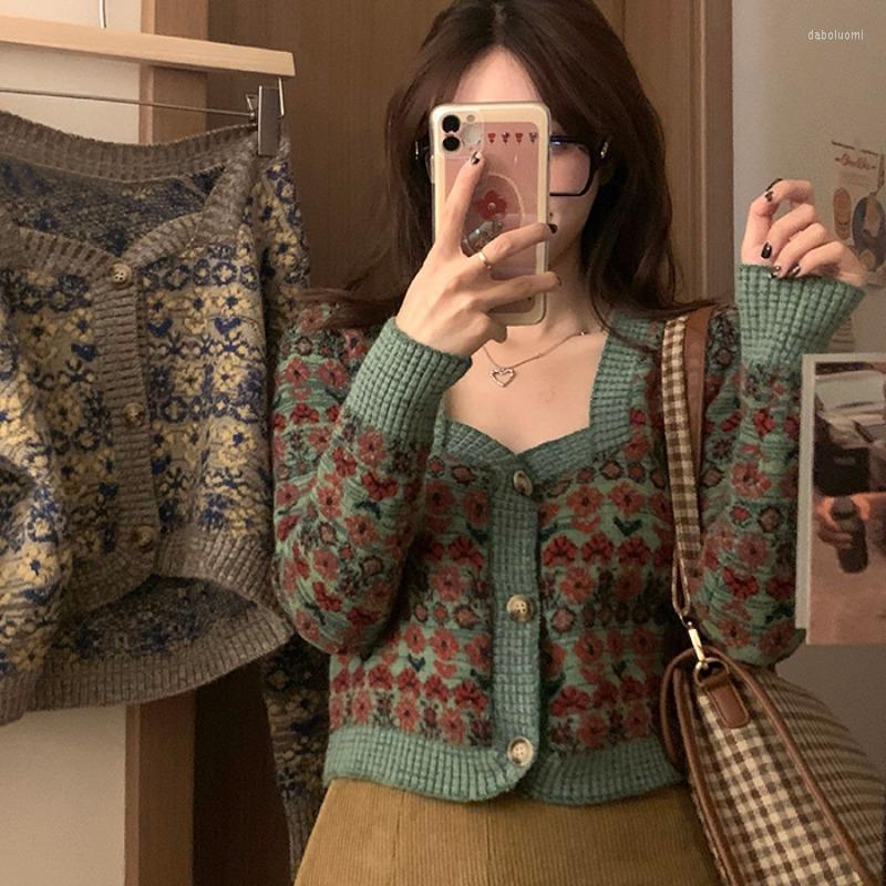Women's Knits 2023 Autumn Sexy Retro Square Floral Cropped Cardigan Knitted Top Slim Pull Femme Jumpers Single-breasted Jacquard Sweater, Green red
Women's Knits 2023 Autumn Sexy Retro Square Floral Cropped Cardigan Knitted Top Slim Pull Femme Jumpers Single-breasted Jacquard Sweater, Green red