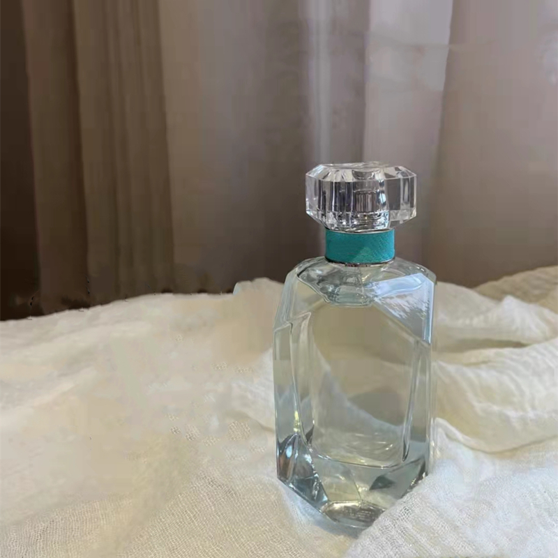 All brands Designer Perfume for Woman men Lady Perfumes BLANCHE Fragrance nomade 100ML EDP Eau De Parfum Spray Designer Perfumes Long Pleasant Fragrances Wholesale
All brands Designer Perfume for Woman men Lady Perfumes BLANCHE Fragrance nomade 100ML EDP Eau De Parfum Spray Designer Perfumes Long Pleasant Fragrances Wholesale