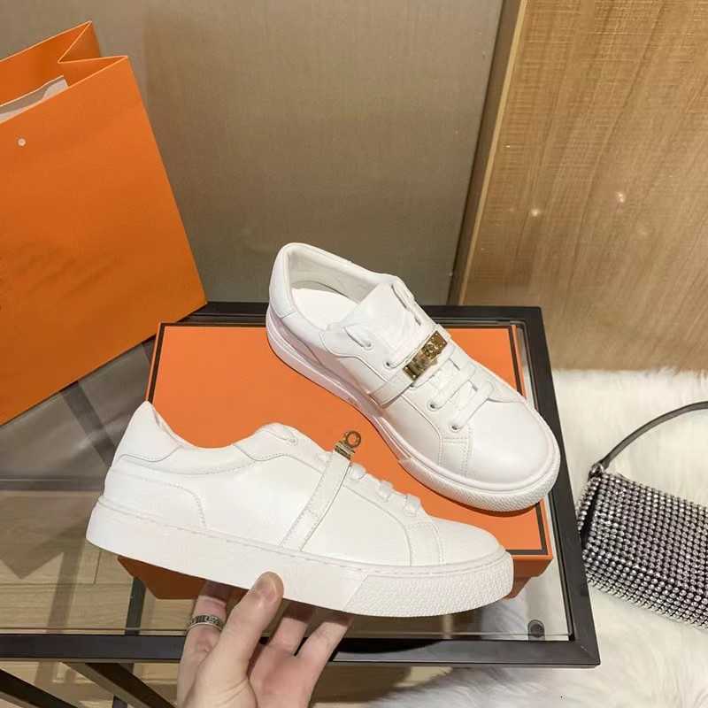 2023 new metal buckle thick bottom fashion flat small white shoes casual sports lace up couple board, Silver clasp
2023 new metal buckle thick bottom fashion flat small white shoes casual sports lace up couple board, Silver clasp