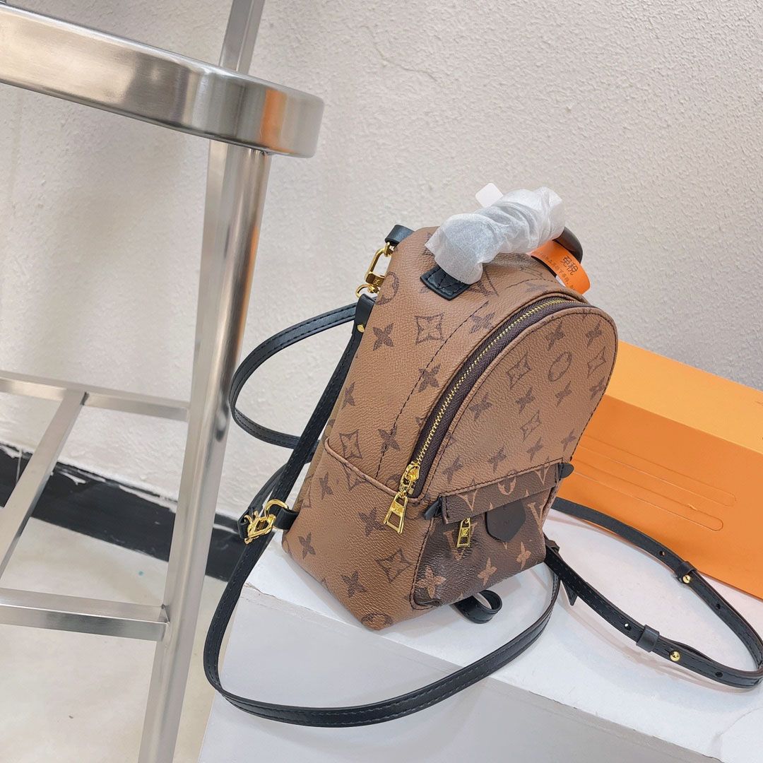 2023 Hot Fashion Designer Backpack Bags For Mens Womens Canvas and Leather Luxury Bag Classic Casual Unisex Top Bag, Brown
2023 Hot Fashion Designer Backpack Bags For Mens Womens Canvas and Leather Luxury Bag Classic Casual Unisex Top Bag, Brown