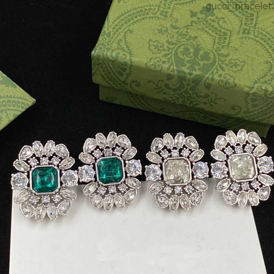 DSGreen white gem rhinestone luxury stud earrings designer for woman personality girl ladies earrings aretes wedding party gift jewelry high quality bridal belt bo
DSGreen white gem rhinestone luxury stud earrings designer for woman personality girl ladies earrings aretes wedding party gift jewelry high quality bridal belt bo