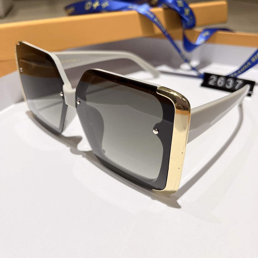 Designer Shades Sunglass With Patterned Anti-glare Fashion Sunglasses Modern Stylish Sun glass Adumbral 5 Colors 2637
Designer Shades Sunglass With Patterned Anti-glare Fashion Sunglasses Modern Stylish Sun glass Adumbral 5 Colors 2637