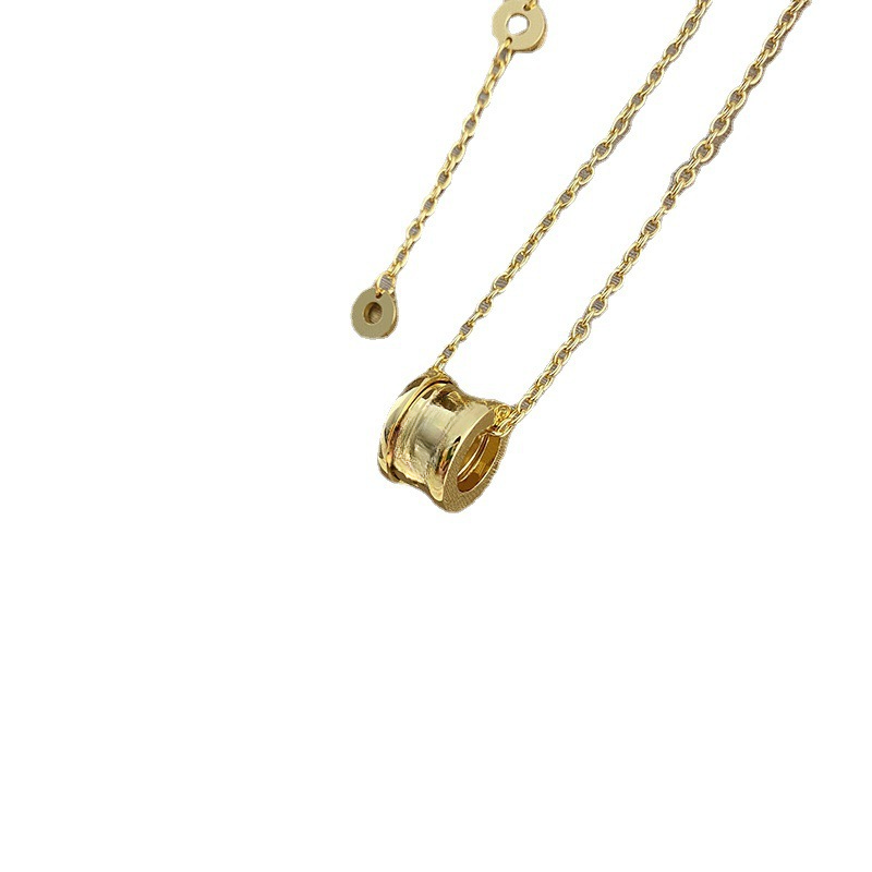 European Necklace New Titanium Steel Necklaces Women's High-End White and Black Ceramic Spring Pendant Quality
European Necklace New Titanium Steel Necklaces Women's High-End White and Black Ceramic Spring Pendant Quality