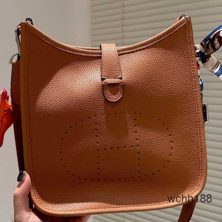 Bags Designer Evelyns Tote Bag High Beauty 2023 Herma Wind Cross Shoulder h Family Calf Lazy Leatheradjustable Strap Large Capacity 8vjd, 28cm
Bags Designer Evelyns Tote Bag High Beauty 2023 Herma Wind Cross Shoulder h Family Calf Lazy Leatheradjustable Strap Large Capacity 8vjd, 28cm