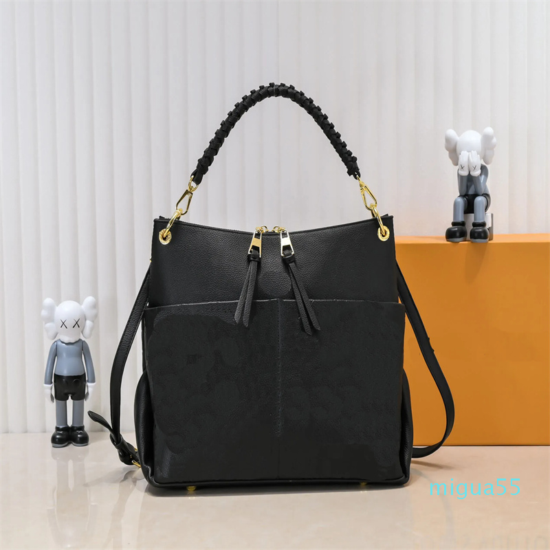 Designer Luxury Handbag Shoulder Bag Stylish Atmosphere paired with crossbody purses detachable Shoulder Strap, White
Designer Luxury Handbag Shoulder Bag Stylish Atmosphere paired with crossbody purses detachable Shoulder Strap, White