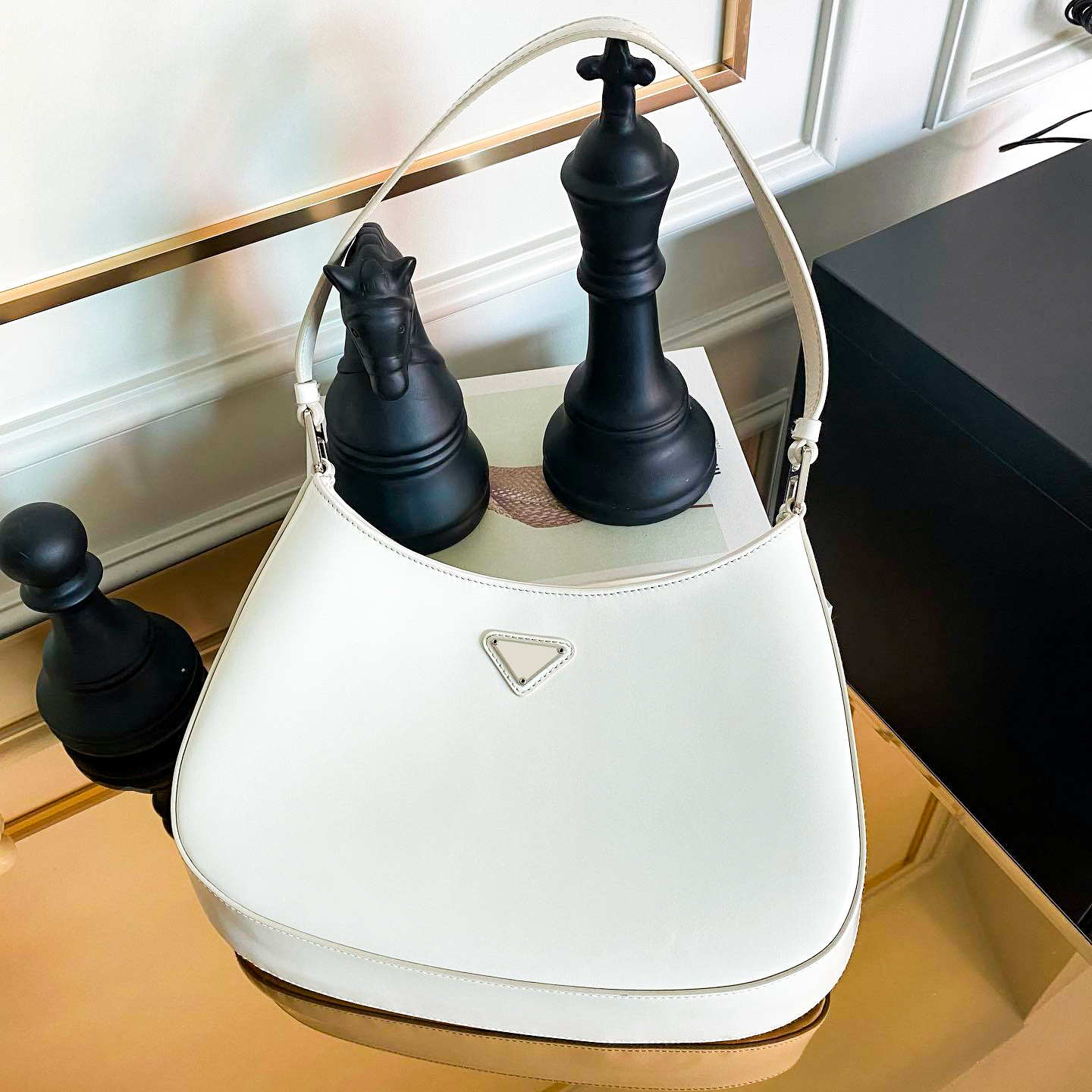 Genuine Leather Cleo Hobo triangle underarm Shoulder bag luxury Magnetic snap closure womens mens designer purses tote clutch lady Evening crossbody Bags handbag, White-big
Genuine Leather Cleo Hobo triangle underarm Shoulder bag luxury Magnetic snap closure womens mens designer purses tote clutch lady Evening crossbody Bags handbag, White-big