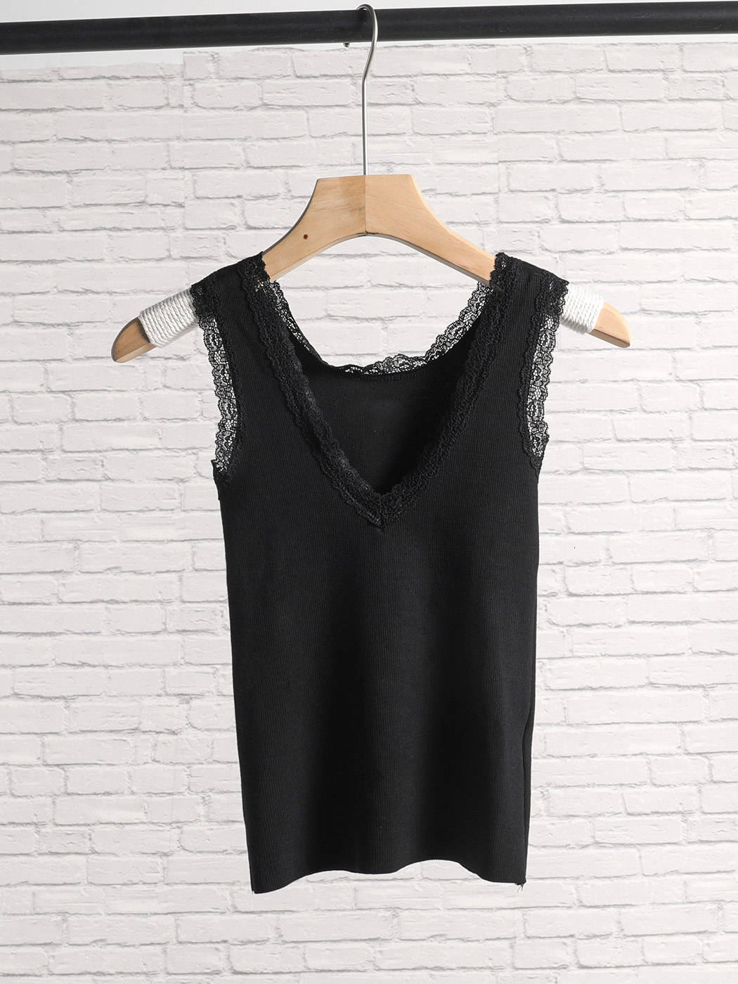 Camisoles Tanks Vintage Solid Ribbed Lace Tank Top Women Sexy V Neck Sleeveless Cotton Slim T-shirt Female Casual Chic Summer Tops Y2k 230413