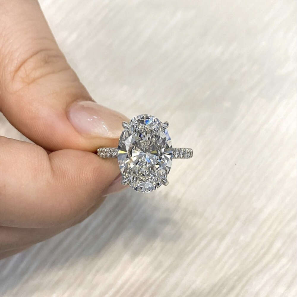 Yu Ying Customized 18K White Gold D color Oval Cut Moissanite Women Jewelry Wedding Set Rings Engagement Ring