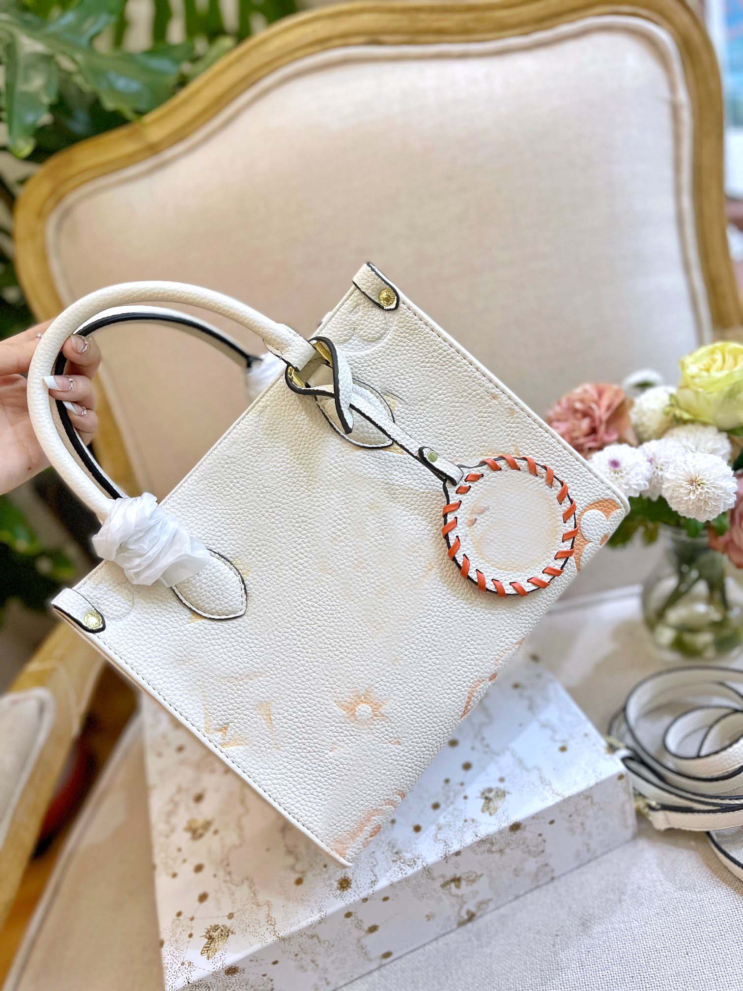 Luxury Designer Handbag Tote Shoulder Clutch Bags On The Go Crossbody Bag Purses Letters high quality Handle Wallet Women Handbags Totes
Luxury Designer Handbag Tote Shoulder Clutch Bags On The Go Crossbody Bag Purses Letters high quality Handle Wallet Women Handbags Totes