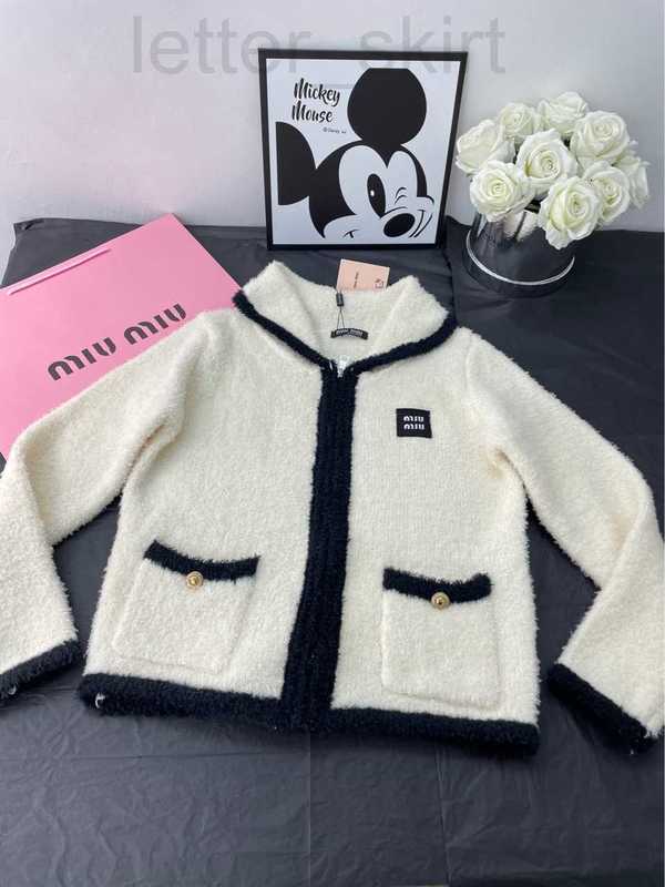 Two Piece Dress designer Knitted 2022 Autumn/Winter New Product Letter Decal Contrast Panel Lapel Zipper Long Sleeve Cardigan Coat DR0R, Black5
Two Piece Dress designer Knitted 2022 Autumn/Winter New Product Letter Decal Contrast Panel Lapel Zipper Long Sleeve Cardigan Coat DR0R, Black5