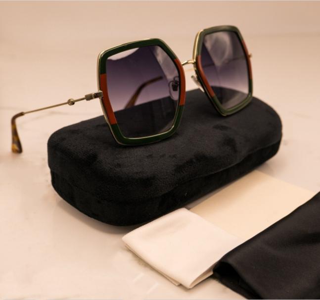 luxury fashion women 0106 square sunglasses Big Frame Summer generous Style Mixed Color Frame 0106S sunglasses Top Quality UV Prot1857237
luxury fashion women 0106 square sunglasses Big Frame Summer generous Style Mixed Color Frame 0106S sunglasses Top Quality UV Prot1857237